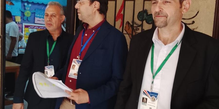 وفد من المنظمة العربية لحقوق الإنسان يزور لجان الانتخابات بالجيزة