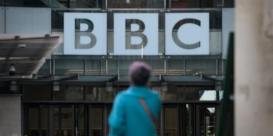 دميترييف يعلق على استقالة إدارة هيئة الإذاعة البريطانية