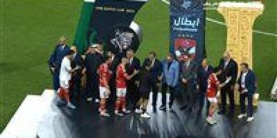 "ملهاش لازمة".. حمادة عبد اللطيف يهاجم زيزو بعد عدم مصافحة نائب رئيس الزمالك