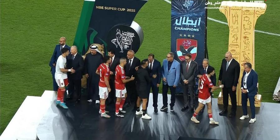 محمد عبدالجليل: ما فعله زيزو على منصة التتويج خطأ.. وعلى الأهلى التدخل