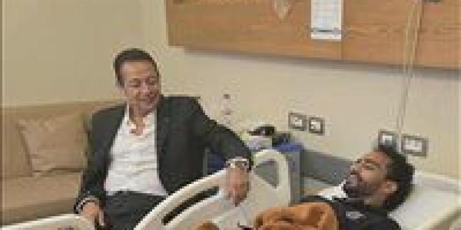 رئيس الإتحاد السكندري يزور ناصر ناصر للإطمئنان علي حالته في المستشفى