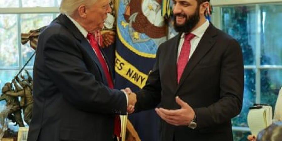 «بعد لقاء مع الرئيس السوري».. ترامب يتغزل في الشرع ويصفه بهذه الكلمات