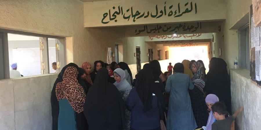 "المصرية لحقوق الإنسان" ترصد إقبالًا لافتًا للسيدات بالمناطق الريفية فى محافظات المرحلة الأولى