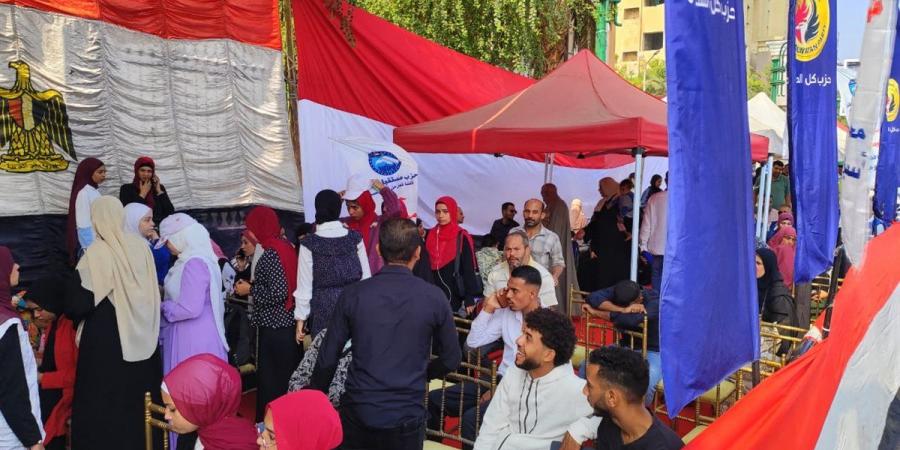 في بداية اليوم الثاني للانتخابات.. إقبال كثيف على مقرات اللجان بأسيوط