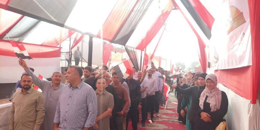 توافد الناخبين على لجان الجيزة للإدلاء بأصواتهم بانتخابات مجلس النواب 2025