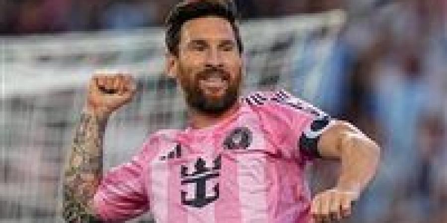 ميسي وسالم الدوسري يتألقان في 2025 ويتصدران قائمة الأداء المثالي