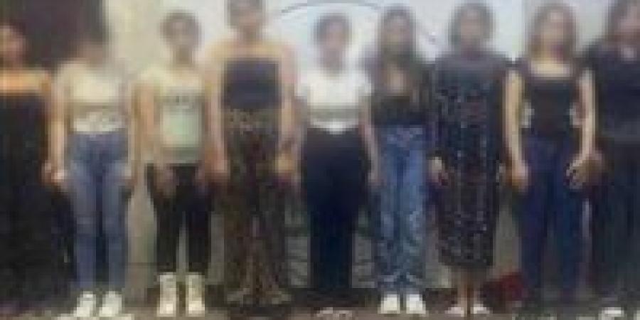 دستة منحرفات.. سقوط شبكة تديرها سيدة لتسهيل الأعمال المنافية للآداب عبر تطبيق إلكتروني