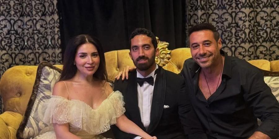 أنتيمي وأخويا.. لماذا لفت حضور أحمد السعدني الأنظار في عقد قران مي عز الدين؟