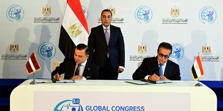 رئيس الوزراء يشهد مراسم توقيع مذكرة تفاهم للتعاون في الرعاية الصحية مع لاتفيا