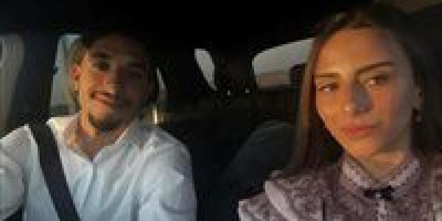 بعد احتفالهما بالخطوبة.. من هي جوليان الجباس خطيبة عمر مرموش؟