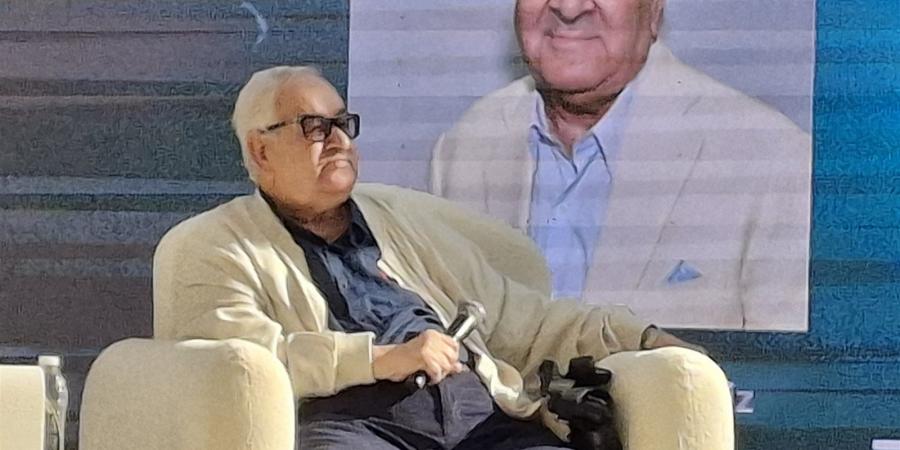 بعد تكريمه في مهرجان القاهرة.. محمد عبد العزيز: لا أستحق كل هذه الحفاوة