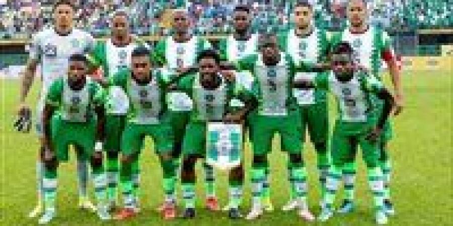 السيطرة علي تمرد لاعبي نيجيريا قبل مواجهة الجابون في ملحق المونديال