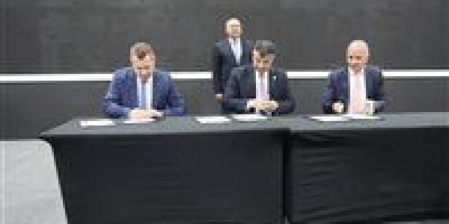 مصر توقع عقد تشغيل شبكة القطار الكهربائي السريع مع كبرى الشركات العالمية