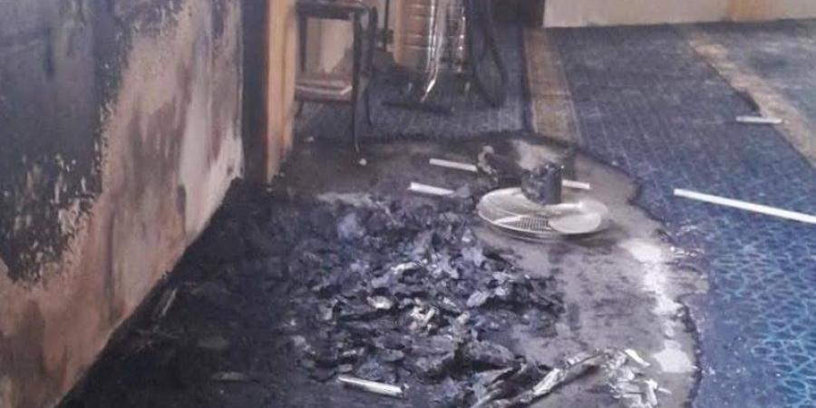 «بعد كتابة شعارات معادية للعرب على جدرانه».. مستوطنون إسرائيليون يحرقون مسجداً وسط الضفة الغربية|صور