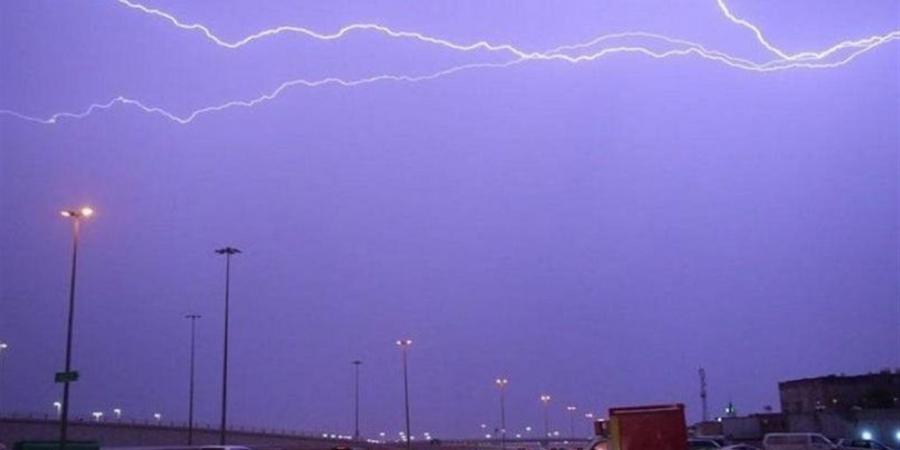 أمطار رعدية وسيول في السعودية
