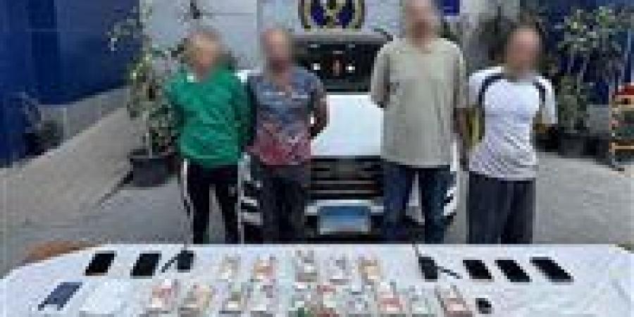 القبض على عصابة استدرجت صاحب شركة وسرقته تحت تهديد السلاح بالمقطم