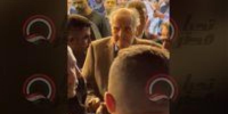 ممدوح عباس رئيس نادي الزمالك السابق يشارك في عزاء الراحل محمد صبري (صور)