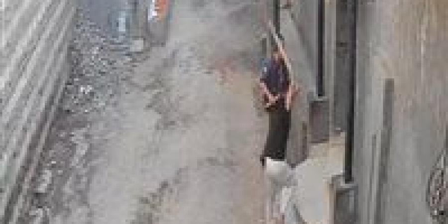 بمشاركة 3 أشقاء .. آخر تطورات واقعة انتشار فديو لضرب شاب في شارع بالمنيا