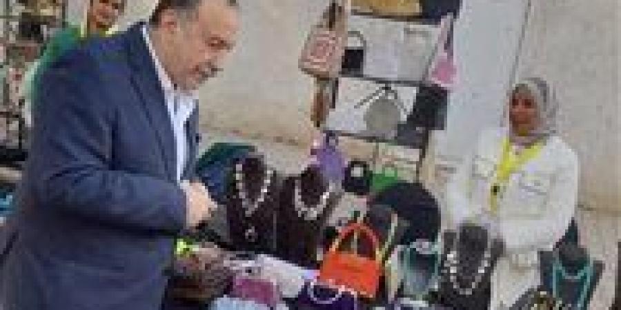 محافظ أسيوط يتفقد معرض الحرف اليدوية المصرية بنادي الجزيرة "فرصنا… حرفتك مركب نجاتك"