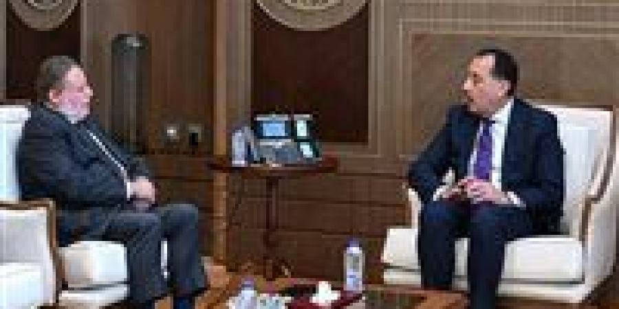 رئيس الوزراء يلتقي محافظ البنك المركزي لمتابعة جهود التنسيق المشترك في عدد من الملفات الاقتصادية