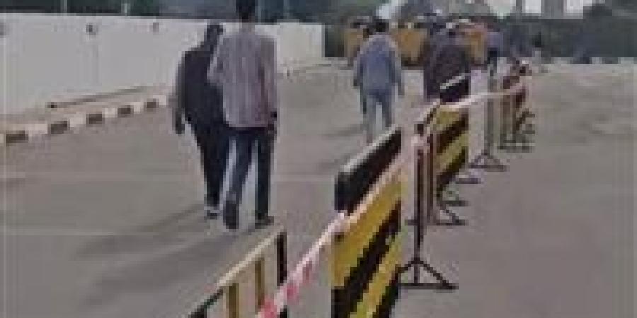 إقبال الناخبين المصريين في الرياض على لجان التصويت بانتخابات الدوائر الملغاة