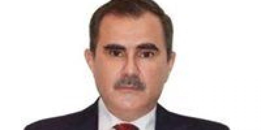 قبل ساعات من انطلاق ماراثون الإعادة .. مرشح برلماني في المنيا ينذر رئيس الوطنية علي يد محضر ويعلن إنسحابه