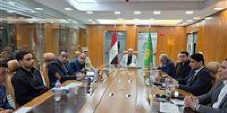 محافظ المنيا يتابع غلق اللجان خلال اليوم الأول لانتخابات مجلس النواب بالدوائر الخمس الملغاة