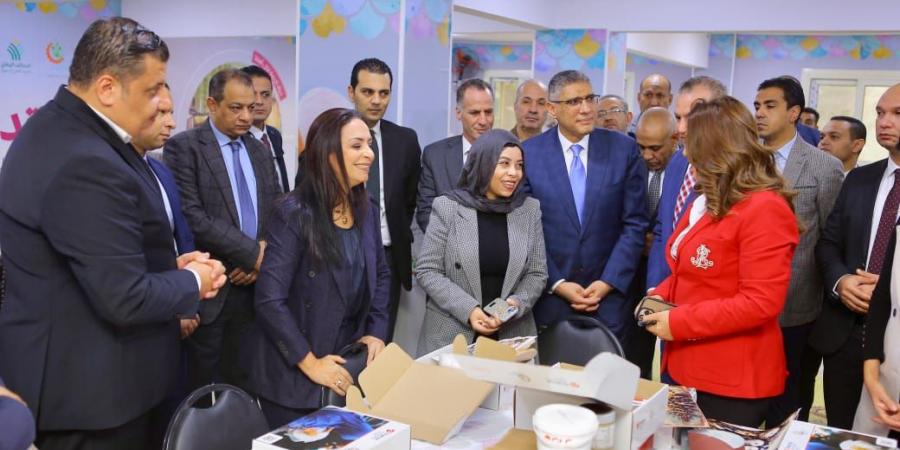 وزيرتا التضامن الاجتماعي والتنمية المحلية ومحافظ الجيزة يفتتحون المجمع الخدمي بمساكن روضة السودان