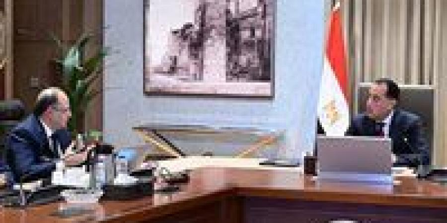 رئيس الوزراء يلتقي رئيس هيئة الدواء المصرية لاستعراض مشروع التتبع الدوائي الوطني