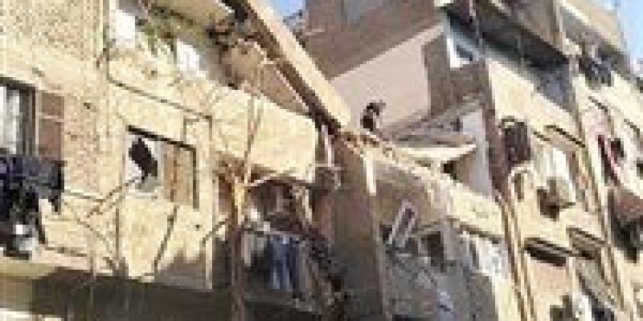 إزالة عقارين متضررين من انفجار ماسورة غاز بإمبابة