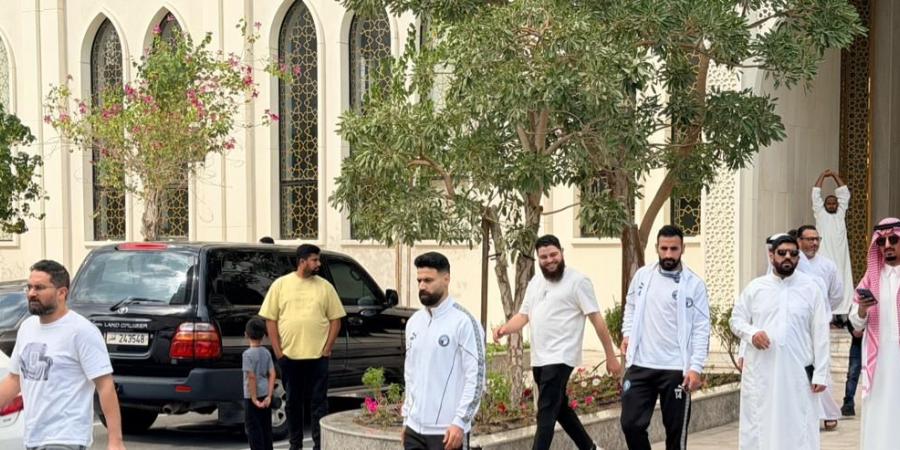 كأس إنتركونتيننتال.. بعثة بيراميدز تؤدي صلاة الجمعة في الدوحة