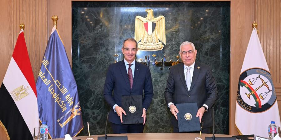 النائب العام يستقبل وزير الاتصالات وتكنولوجيا المعلومات بمقر مكتبه