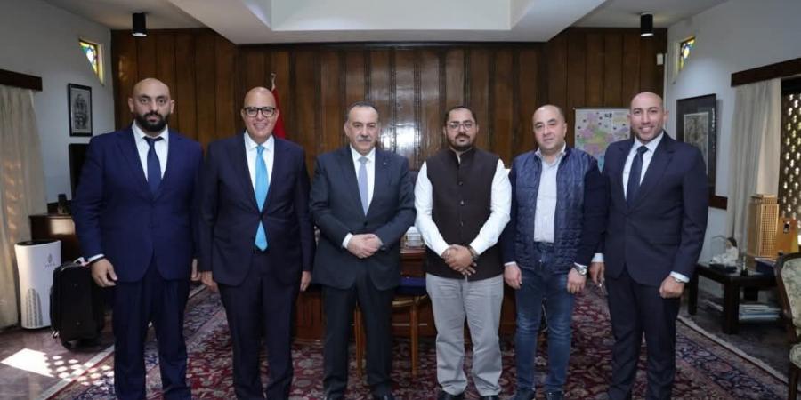 محافظ أسيوط يفتح بوابة استثمارات هندية جديدة ويقود مفاوضات في نيودلهي لتوطين صناعة خيوط التللي بالمحافظة