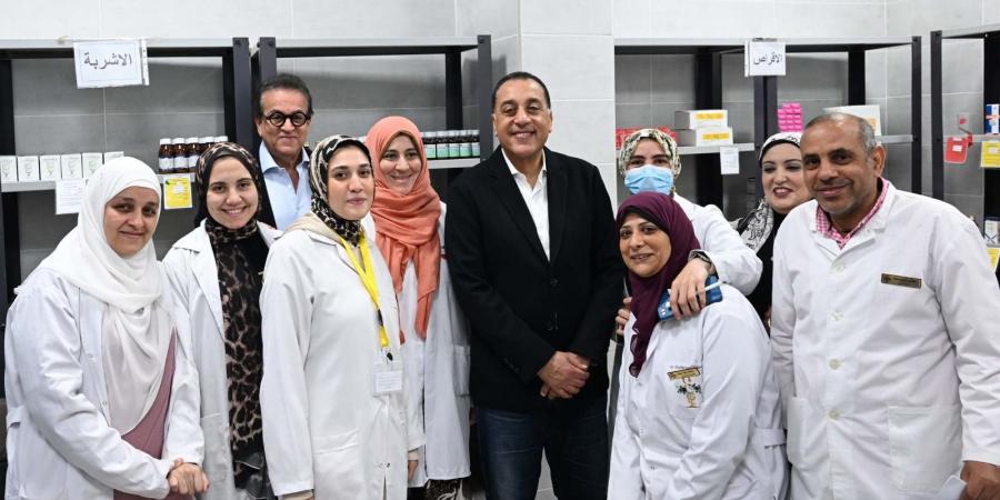 رئيس الوزراء يتفقد مركز طب الأسرة والمركز التكنولوجي بطحانوب بالقليوبية ويجري حوارًا مع المواطنين.. صور