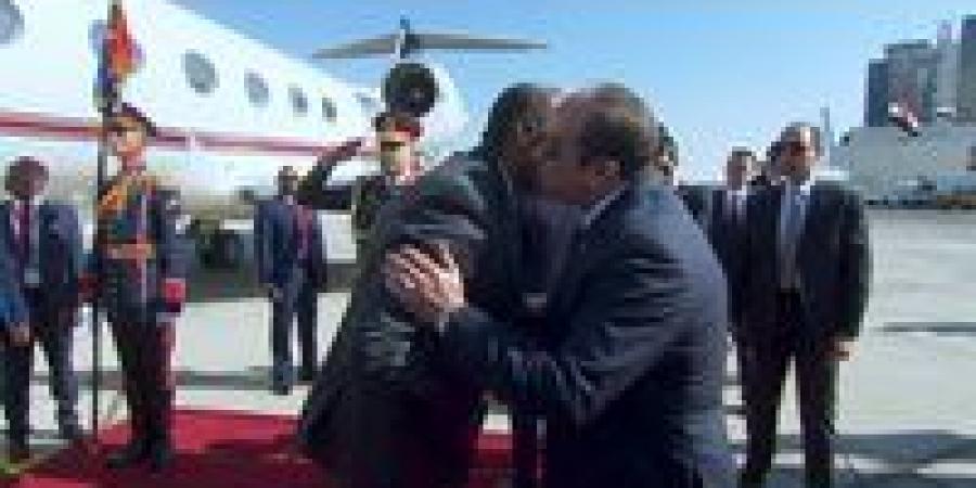 الرئيس
      السيسي
      يستقبل
      رئيس
      مجلس
      السيادة
      السوداني
      لبحث
      تسوية
      الأزمة
      وتعزيز
      العلاقات
      الثنائية|صور