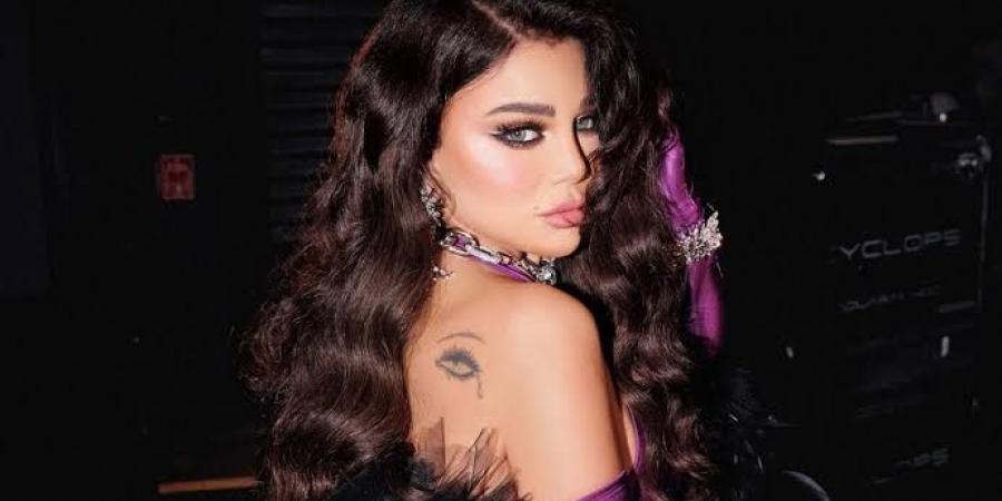 جرأة
      أم
      تجاوز؟..
      مشاهد
      جريئة
      تُدخل
      فيديوهات
      هيفاء
      وهبي
      دائرة
      الجدل