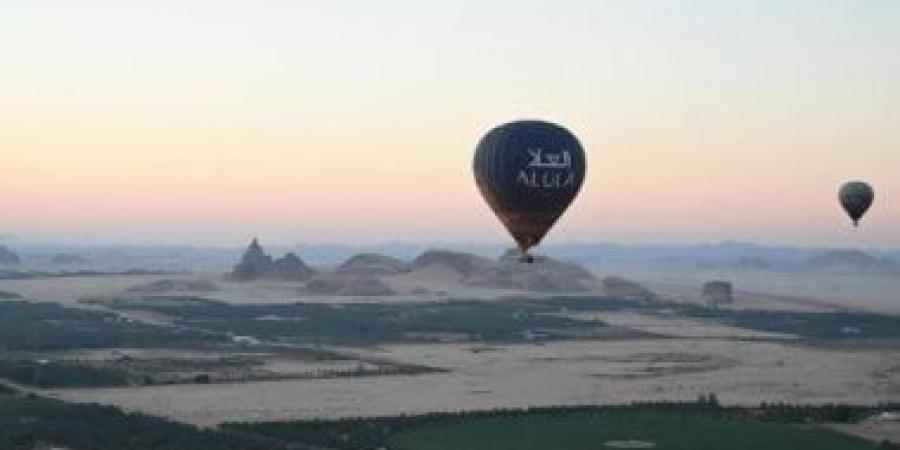 رحلات مناطيد العلا بالسعودية تشهد إقبالا لافتا فى الموسم الشتوى
