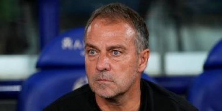 موقف فليك من تجديد عقده مع برشلونة