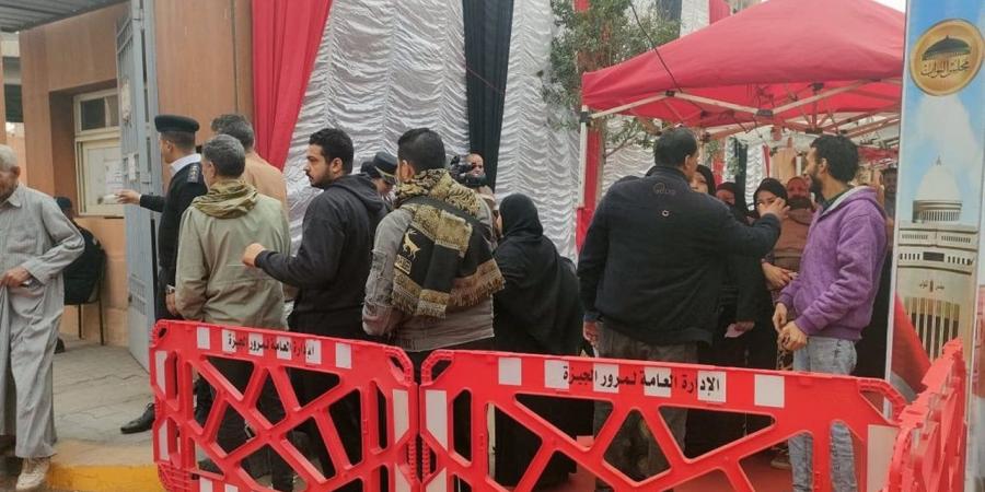 نتائج
      أولية
      لجولة
      الإعادة
      لانتخابات
      مجلس
      النواب
      بالدائرة
      السابعة
      بزفتى
      والسنطة