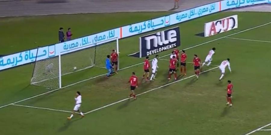 كأس
      عاصمة
      مصر:
      عمرو
      ناصر
      يسجل
      الهدف
      الأول
      للزمالك
      في
      مرمى
      حرس
      الحدود
