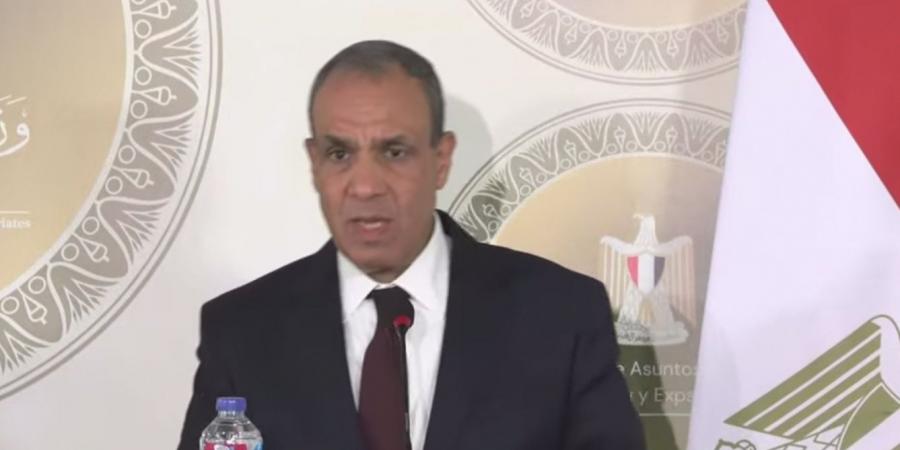 وزير
      الخارجية:
      مصر
      لا
      تواجه
      أي
      مشاكل
      مع
      دول
      حوض
      النيل
      باستثناء
      دولة
      واحدة..
      وأمننا
      المائي
      خط
      أحمر