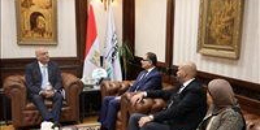 جهاز
      تنمية
      المشروعات
      يضخ
      أكثر
      من
      750
      مليون
      جنيه
      تمويلات
      للتأجير
      التمويلي
      والتخصيم