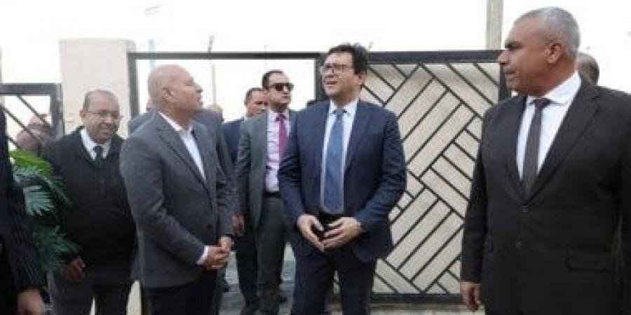 وزير الثقافة ومحافظ القاهرة يتفقدان مكتبة "نون السحار 2" تمهيدا لافتتاحها