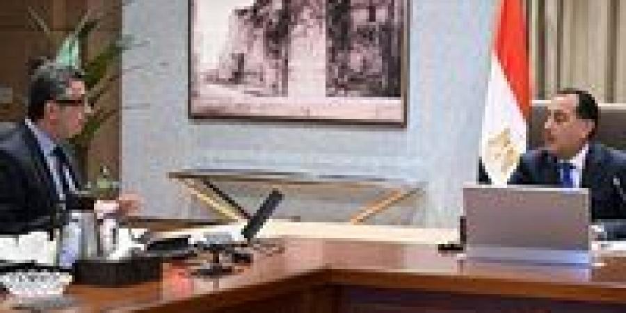 رئيس
      الوزراء
      يتابع
      مع
      وزير
      التموين
      تطوير
      منظومة
      الدعم
      لتحقيق
      العدالة
      الاجتماعية