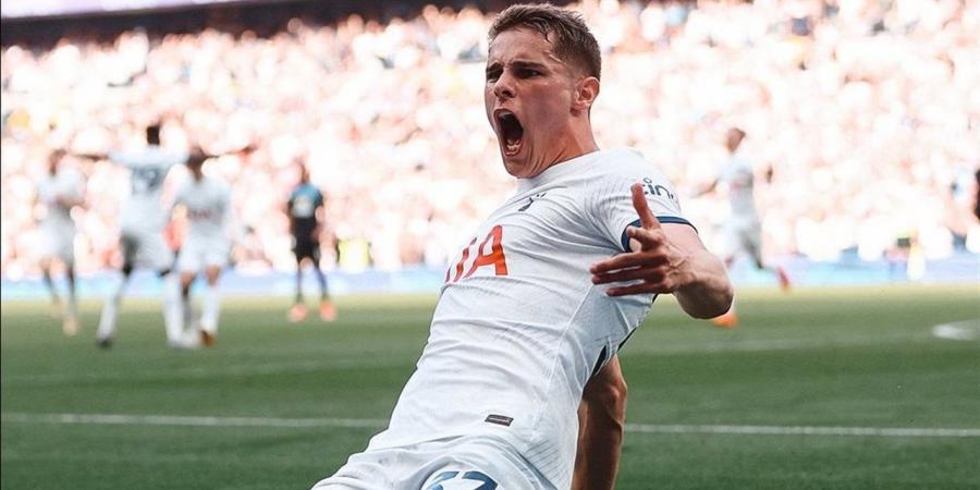 ريال
      مدريد
      يجهّز
      عرضًا
      شتويًا..
      فان
      دي
      فين
      هدف
      دفاعي
      لتشابي
      ألونسو