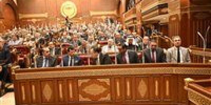 خلاف
      تحت
      القبة
      حول
      قيد
      الحاصلين
      على
      الدراسات
      المتخصصة
      بنقابة
      المهن
      الرياضية