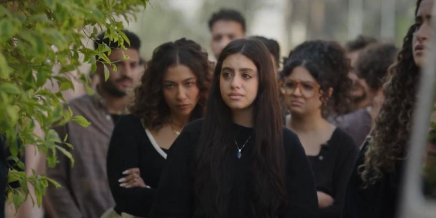 مسلسل
      ميدتيرم
      الحلقة
      12..
      موت
      مايا
      يصدم
      تيا