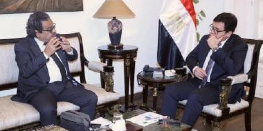 وزير الثقافة يبحث مع رئيس اتحاد الناشرين استعدادات معرض القاهرة الدولة