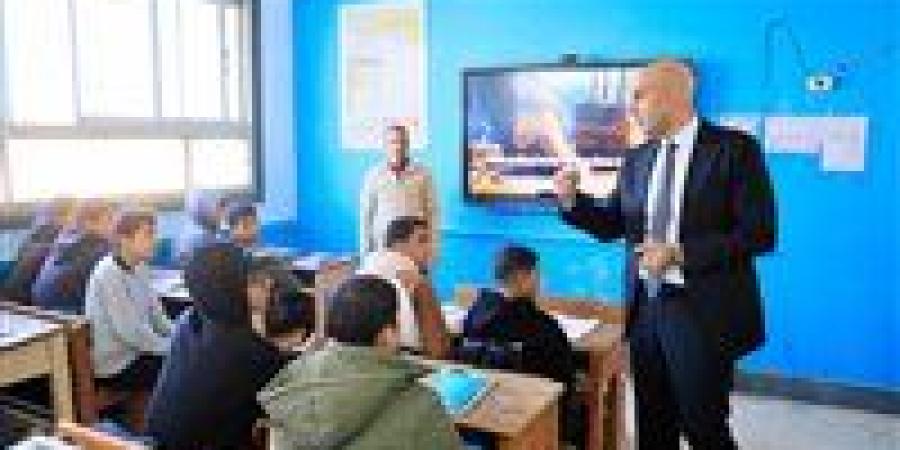 وزير
      التعليم
      يحاور
      الطلاب
      ويتابع
      نتائج
      الامتحان
      التجريبي
      للبرمجة
      والذكاء
      الاصطناعي