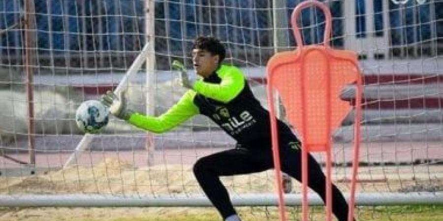 مصدر مقرب من اللاعب: عمر عبدالعزيز لم يهرب من الزمالك